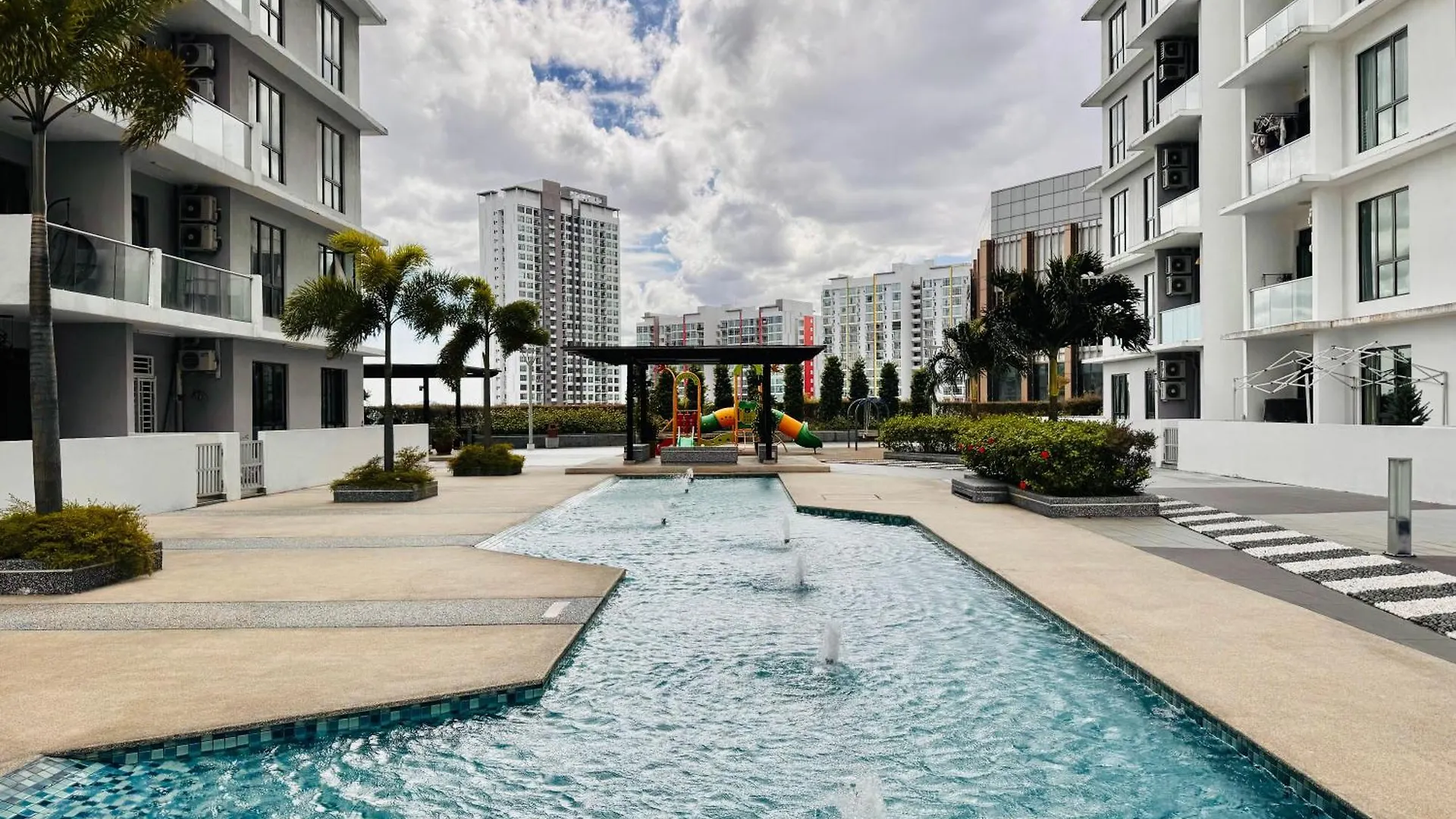 The Platino Sweet Peony 3Br8Pax Nr Paradigm Mall Johor Bahru Malaysia