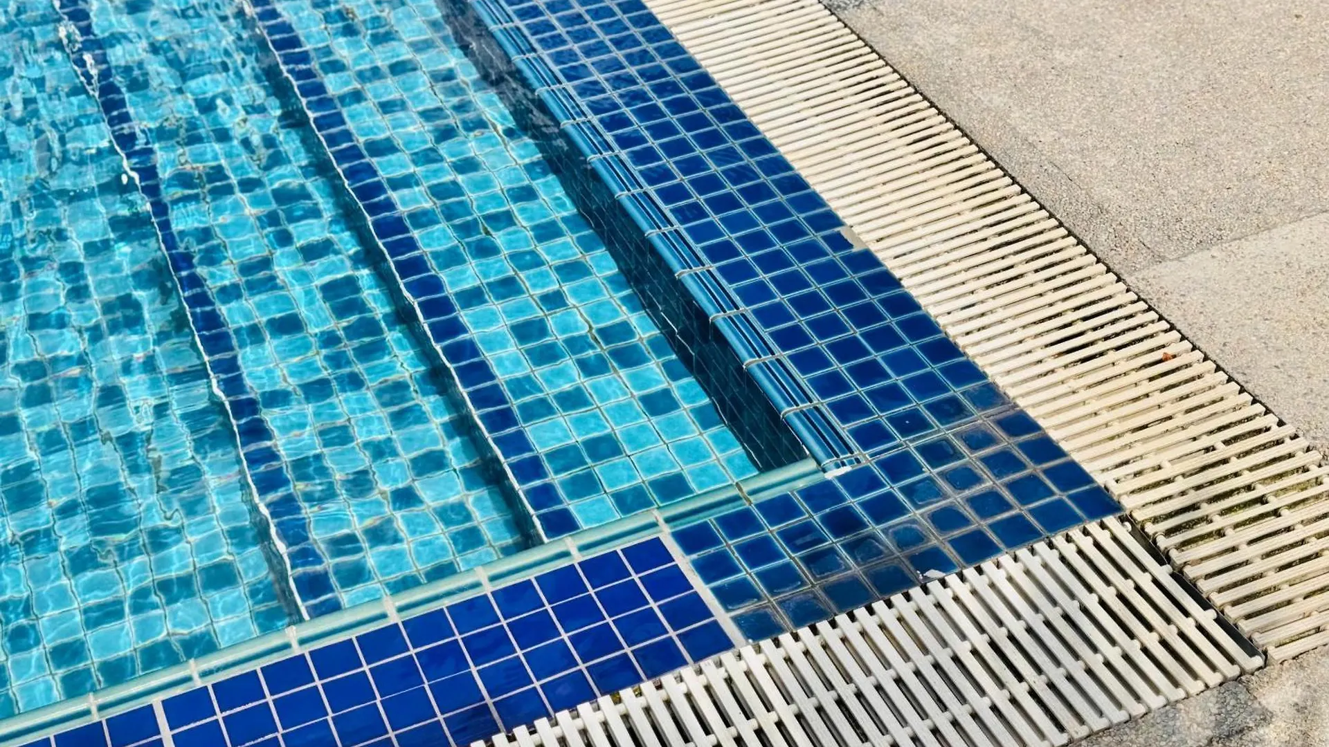 The Platino Sweet Peony 3Br8Pax Nr Paradigm Mall Johor Bahru