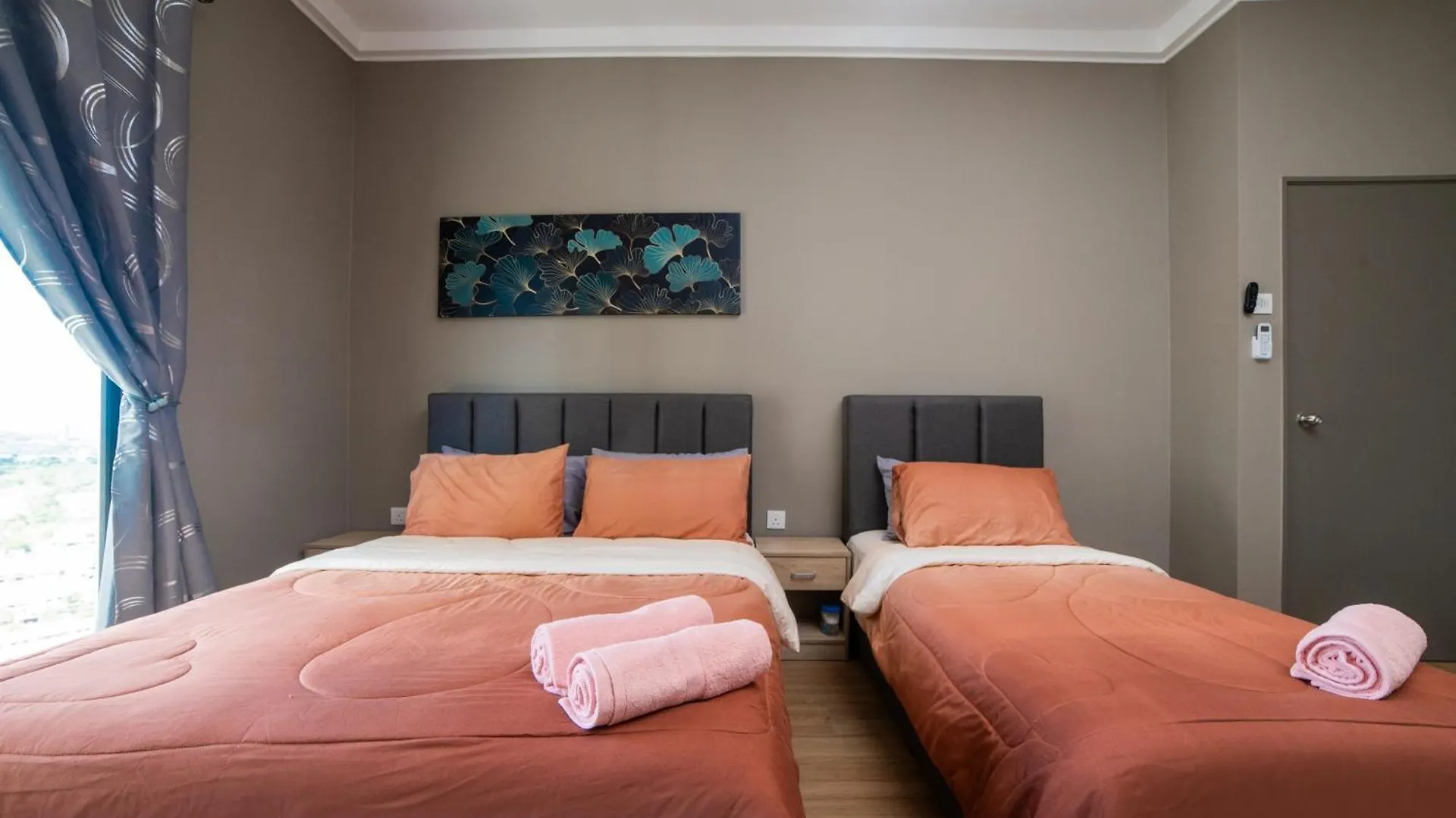 The Platino Sweet Peony 3Br8Pax Nr Paradigm Mall Johor Bahru Apartment