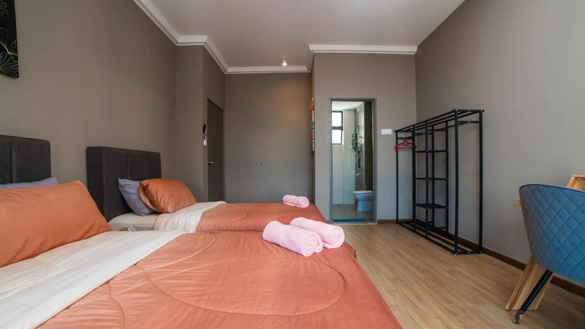 The Platino Sweet Peony 3Br8Pax Nr Paradigm Mall Johor Bahru 0*,